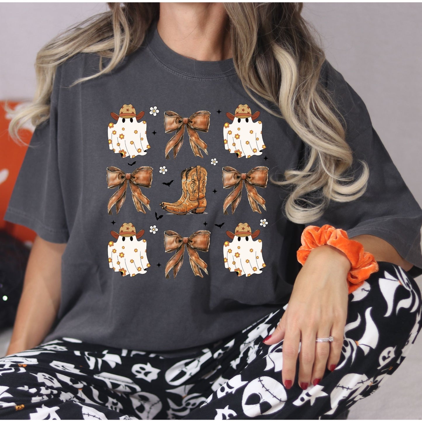 Cowgirl Ghost & Western Boot Graphic Tee – Oversized Vintage Halloween Shirt – DTG Printed Fall Outfit