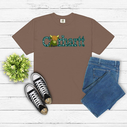 Cowhartt Graphic Tee – Funny Highland Cow Farm Shirt – Western Rancher Graphic T-Shirt for Farmers & Country Life Lovers